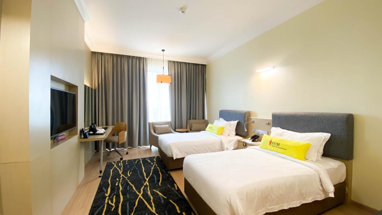 Hotel Ucsi 4*