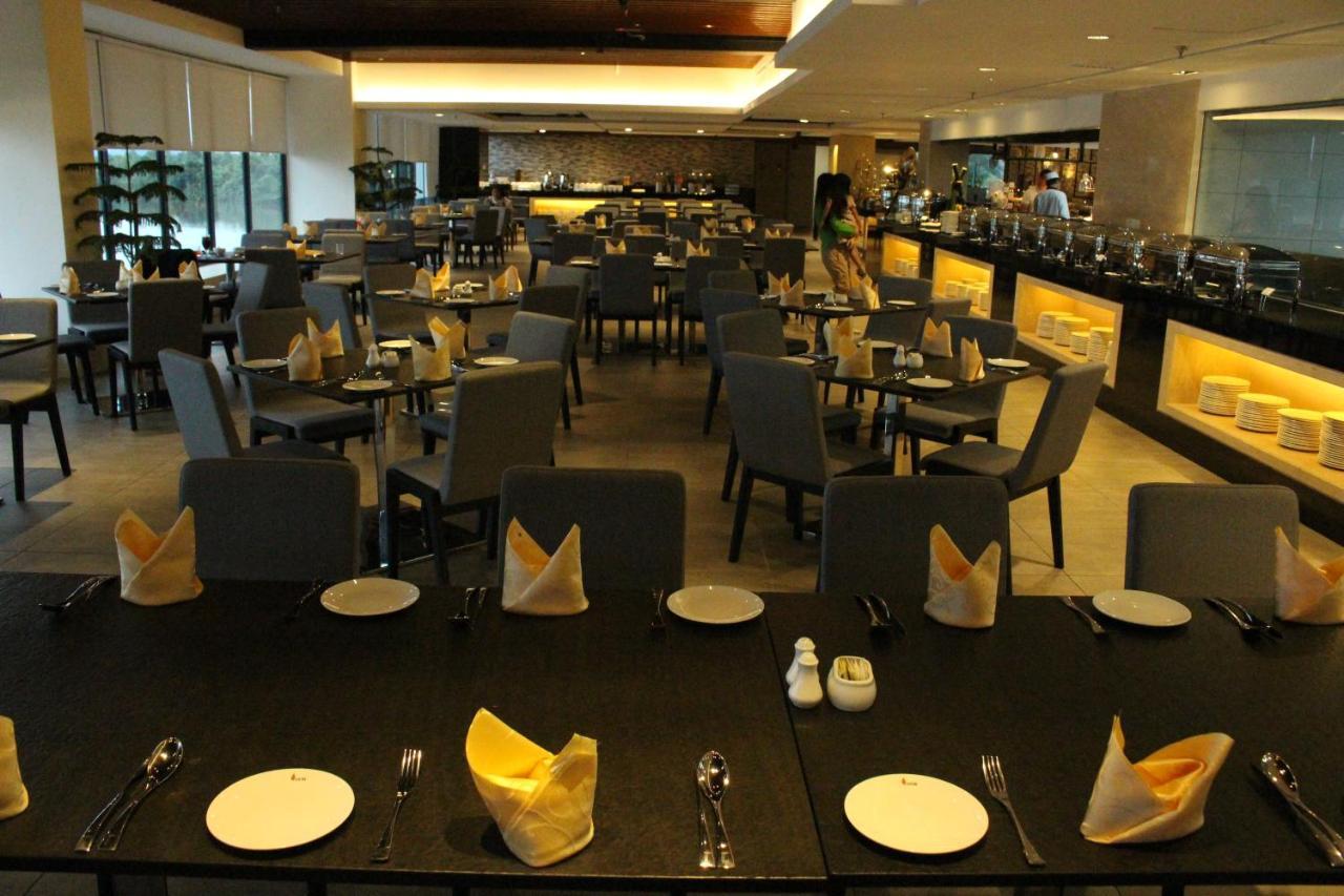 Ucsi Hotel 4*