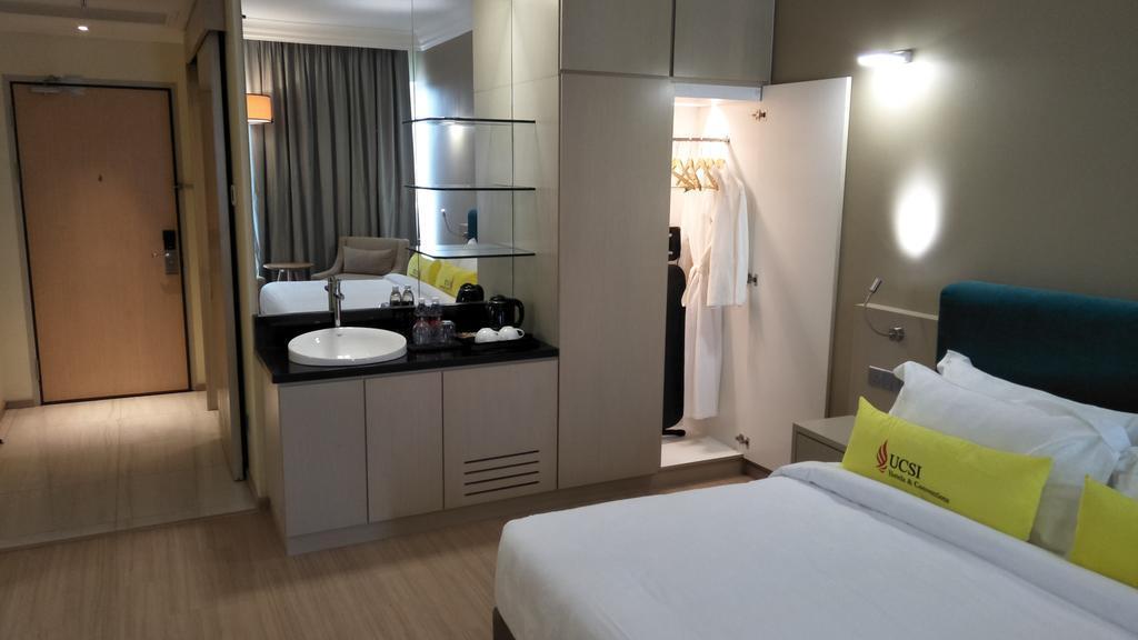 Hotel Ucsi 4*