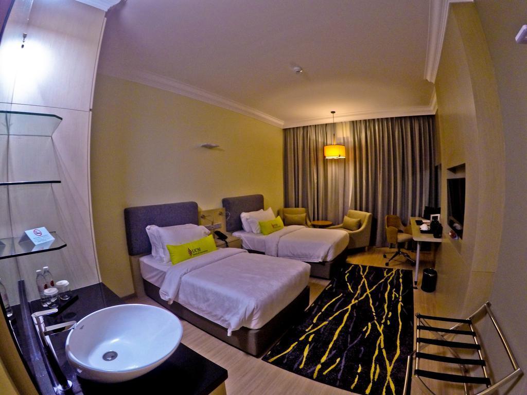 Ucsi Hotel 4*